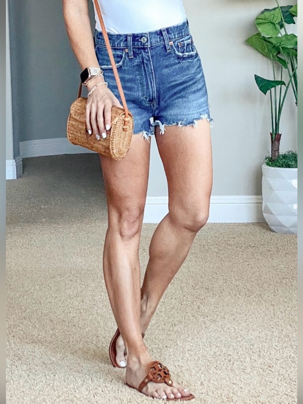 Abercrombie & Fitch 4” Mom Shorts High Rise Blue Denim 26